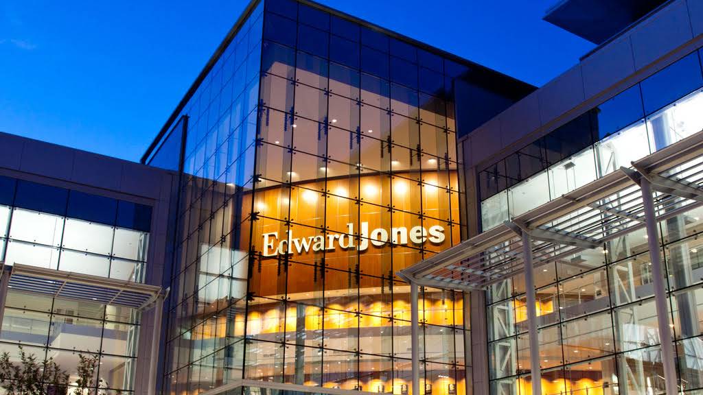 Edward Jones (Eric Dahl)