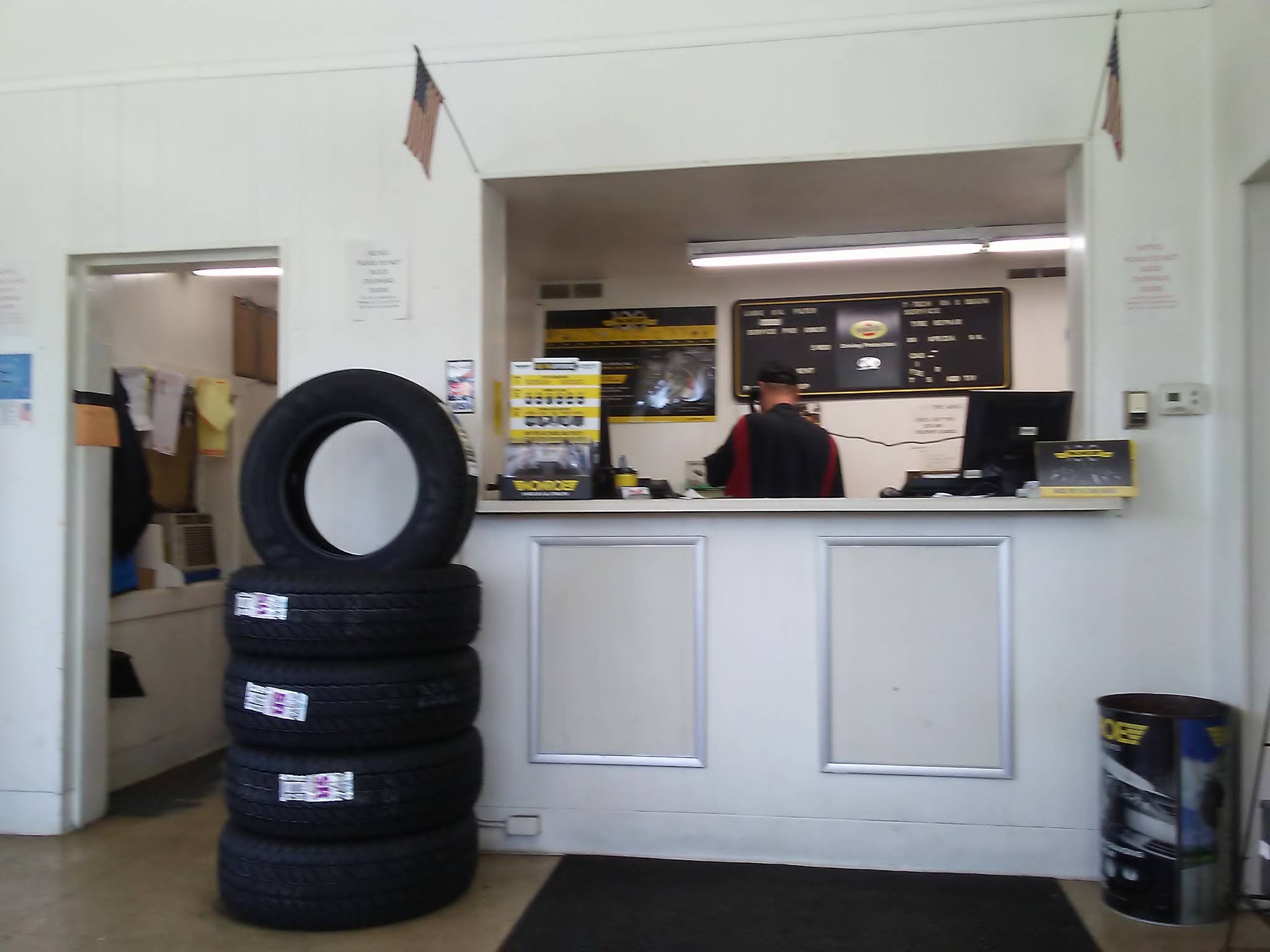 F & F Tire World