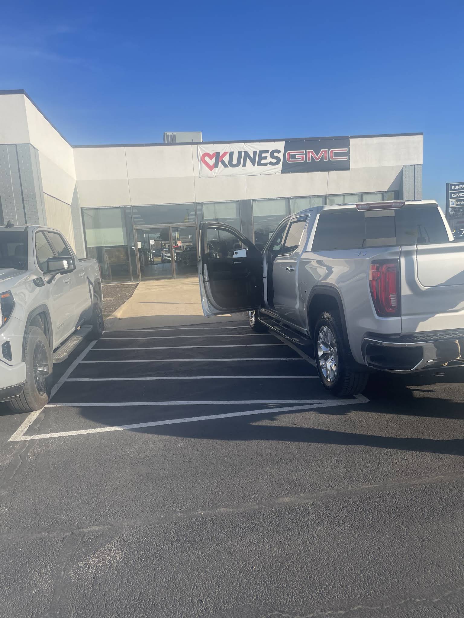 Kunes GMC of Belvidere