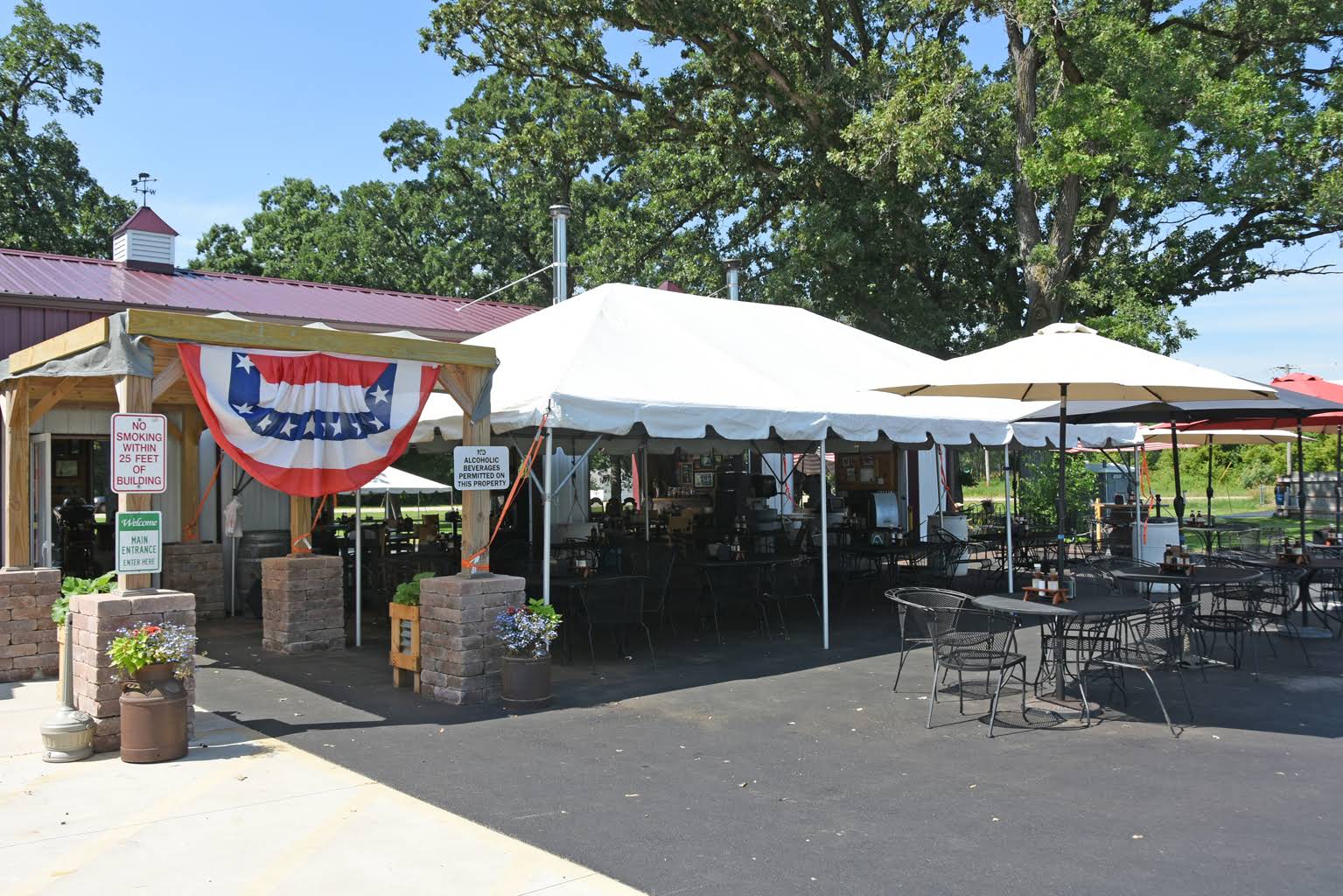 Smokin Coop BBQ Pit
