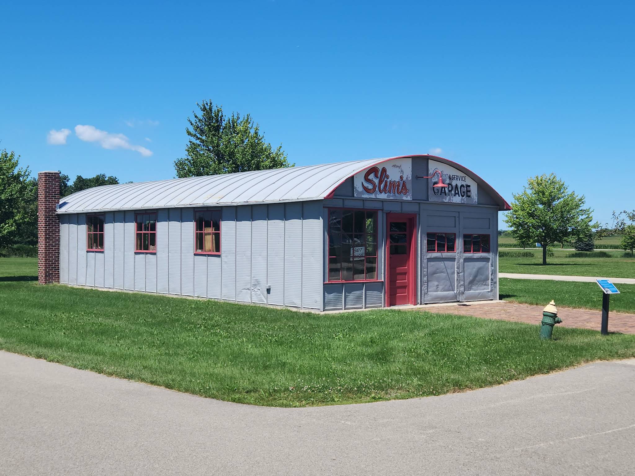 Vintage Wings and Wheels Museum